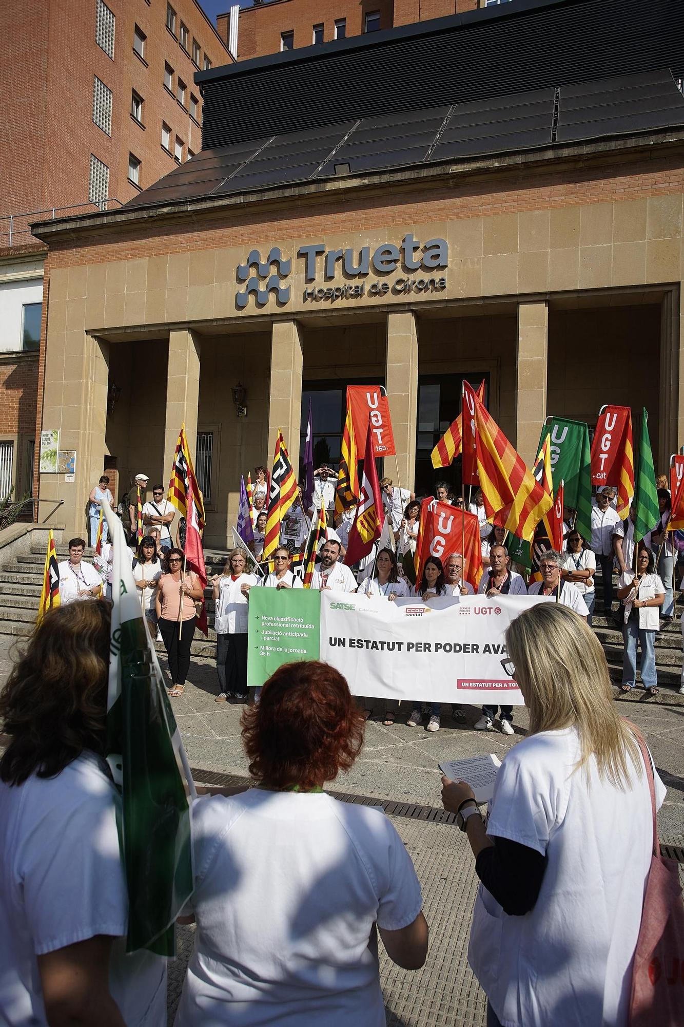 Les fotos de la protesta dels sanitaris gironins per tenir millores laborals