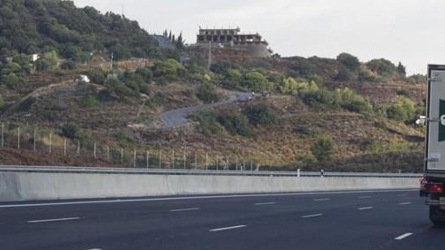 Afectado el tráfico por obras en la A-7 los túneles de Capistrano en Nerja y en el de Torrox