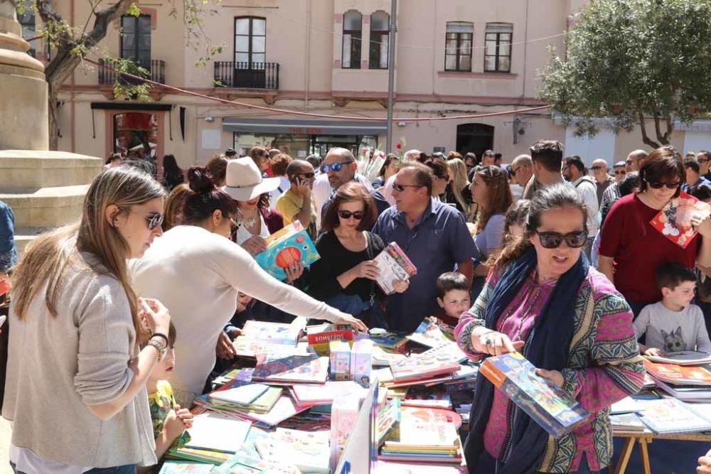 El Día del Libro ha registrado una gran afluencia de público