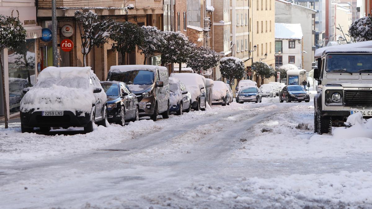 Rescatadas 600 personas atrapadas en la carretera por la nieve en Soria