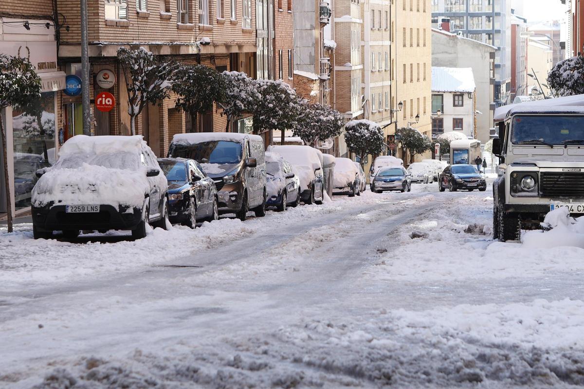 Rescatadas 600 personas atrapadas en la carretera por la nieve en Soria