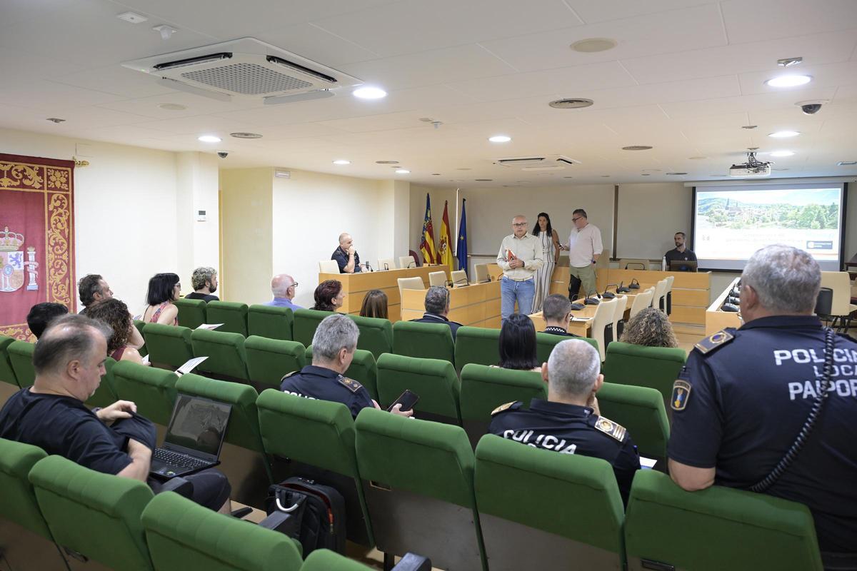 El Ayuntamiento de Paiporta realiza una nueva prueba de un sistema de megafonía para emergencias.