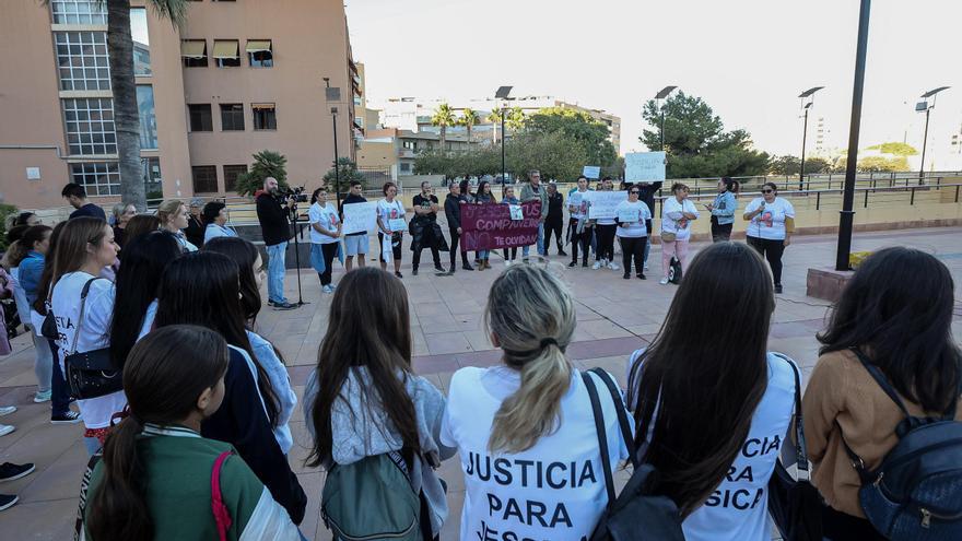 Familiares y amigos de Jessica reclaman justicia en El Campello