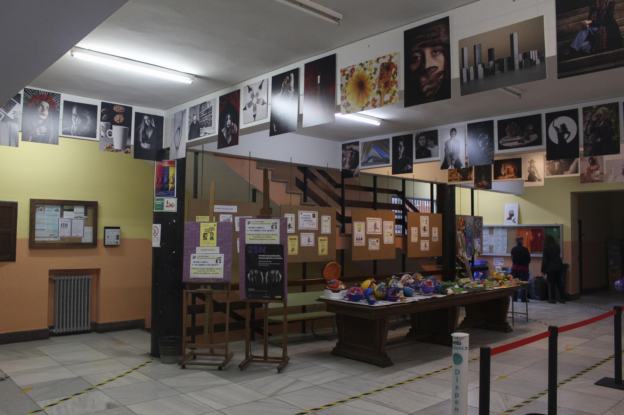 La exposición anual de fotos de los alumnos IES Aramo