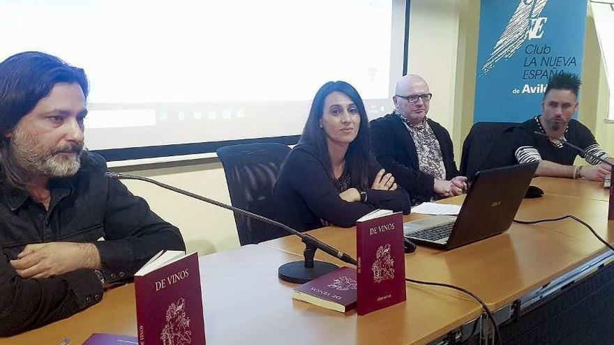 Javier Granda, Natalia Menéndez, Manolo Abad y Marcelo García, en la presentación de &quot;De vinos&quot;.