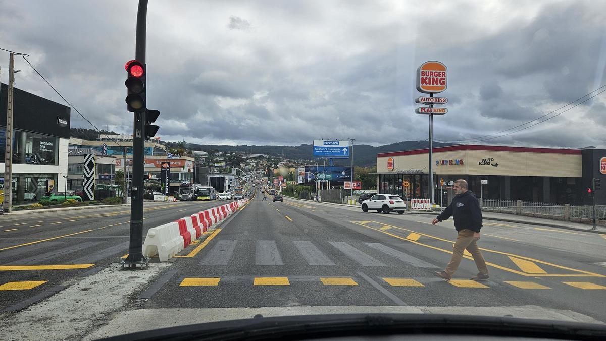 Los cambios afectan al cruce entre la Avenida de Madrid y Emilia Pardo Bazán.
