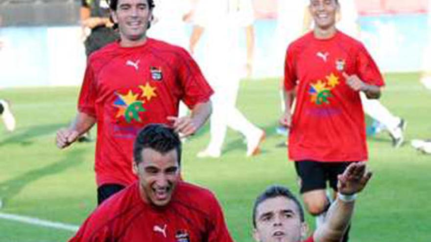 Los nucieros celebrando un gol.