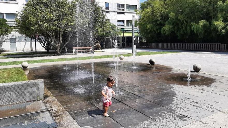 Del julio más seco de la historia a un agosto de “neboeiros” y el mar como un “caldo”