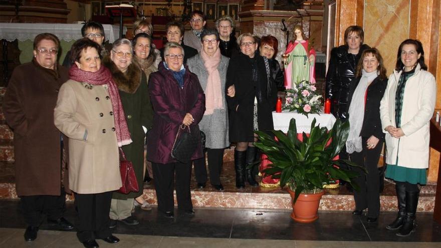 Las amas de casa de Llucena rinden tributo a su patrona