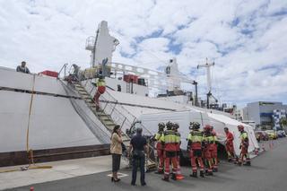 Simulacro de incendio en un barco en el Puerto de Las Palmas de Gran Canaria