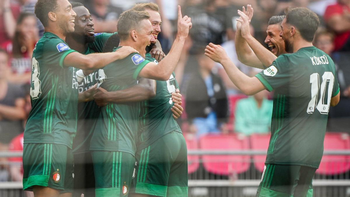 Los jugadores del Feyenoord en la celebración del tercer gol ante el PSV