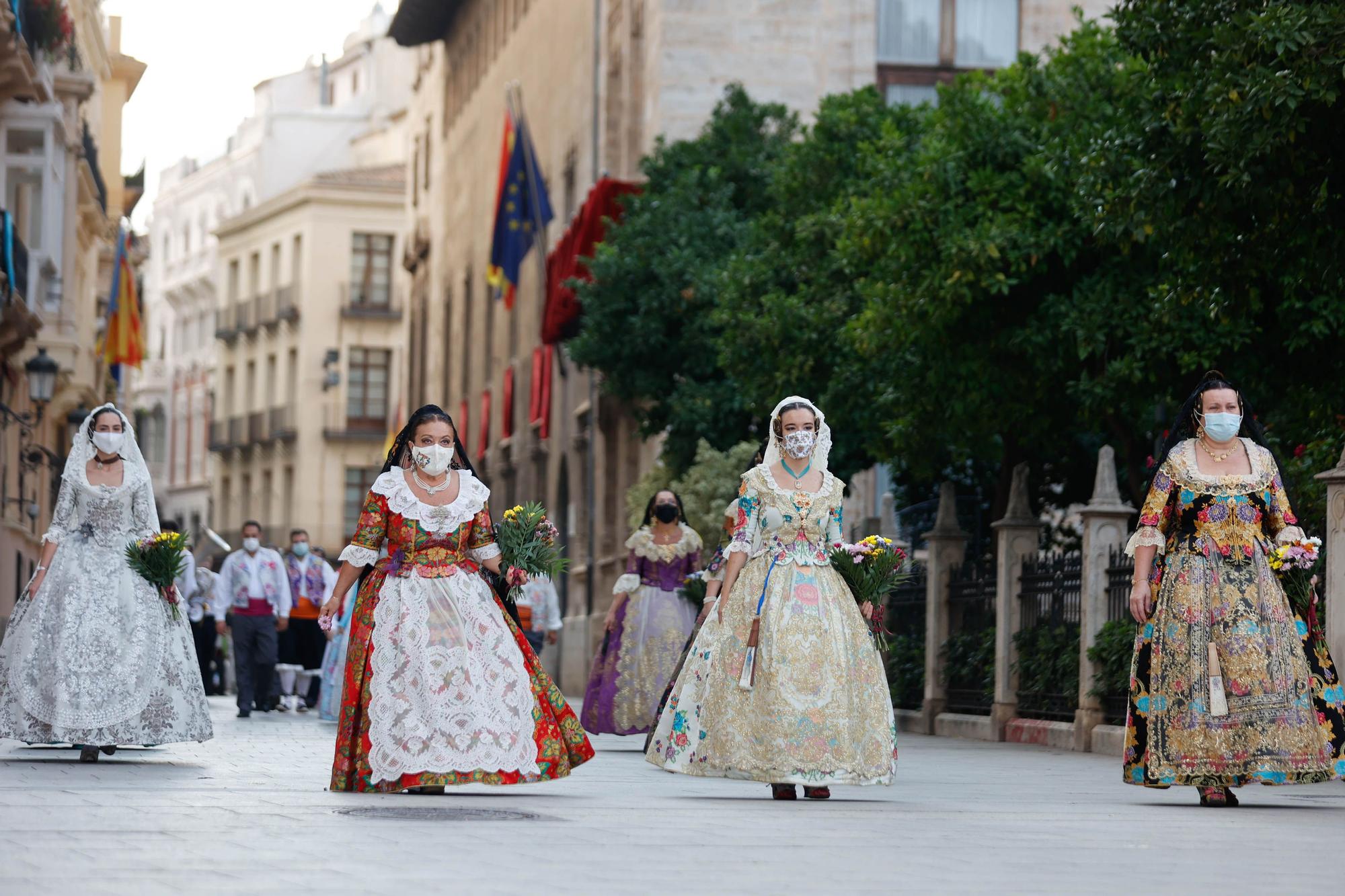 Búscate en el segundo día de Ofrenda por la calle Caballeros (entre las 18.00 y las 19.00 horas)