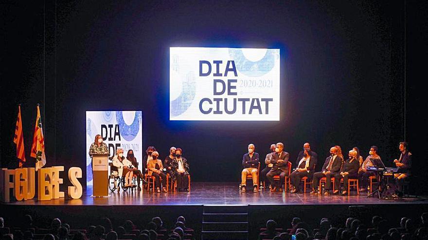 Imatge dels homenatjats en el Dia de la Ciutat | AJUNTAMENT DE FIGUERES