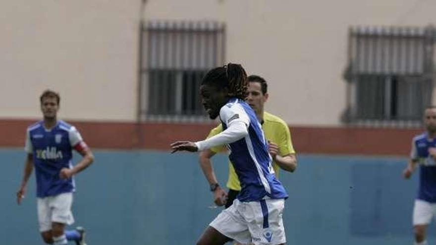 Boateng, en un partido con el Melilla esta temporada.