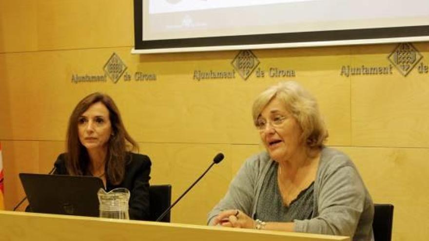 La directora d&#039;El Corte Inglés, Carme Vàzquez, i la regidora de Fires, Eva Palau, presentant la programació familiar.