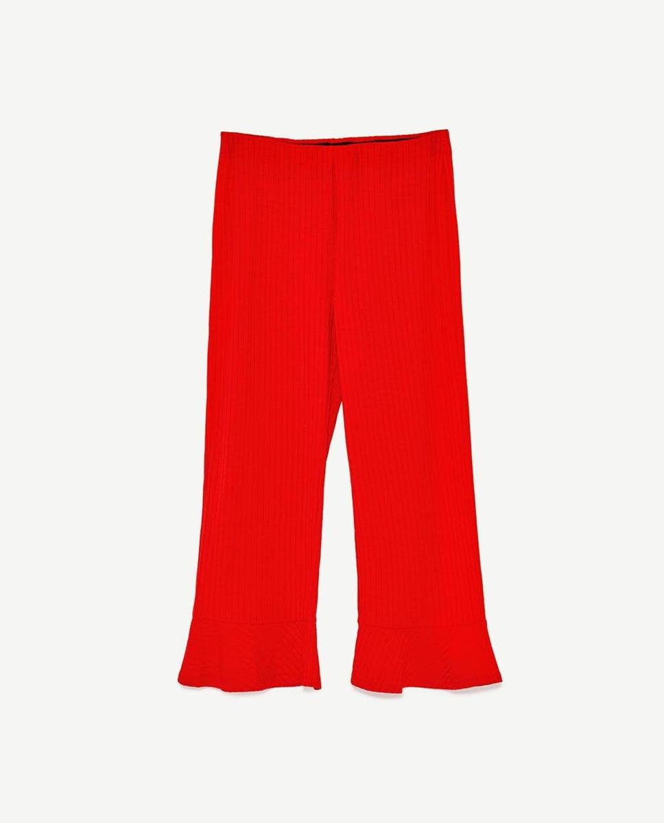 Pantalón canalé con volante. (Precio: 9,99 euros)