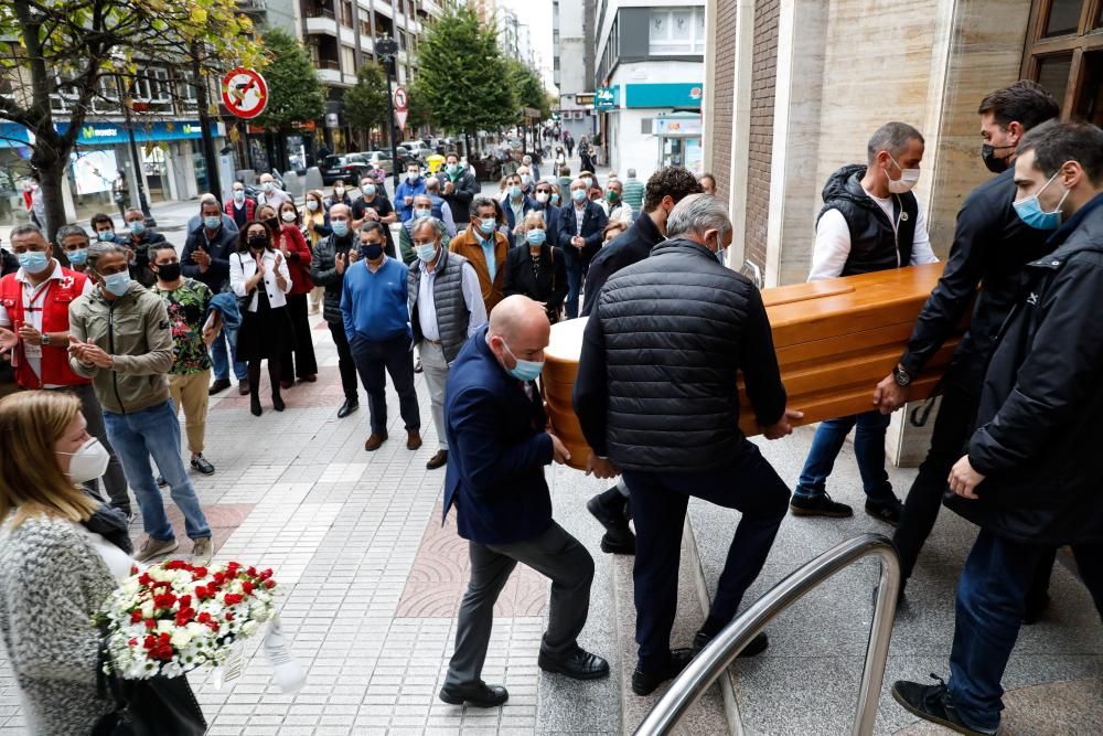 Funeral en Gijón por Adriano Sánchez