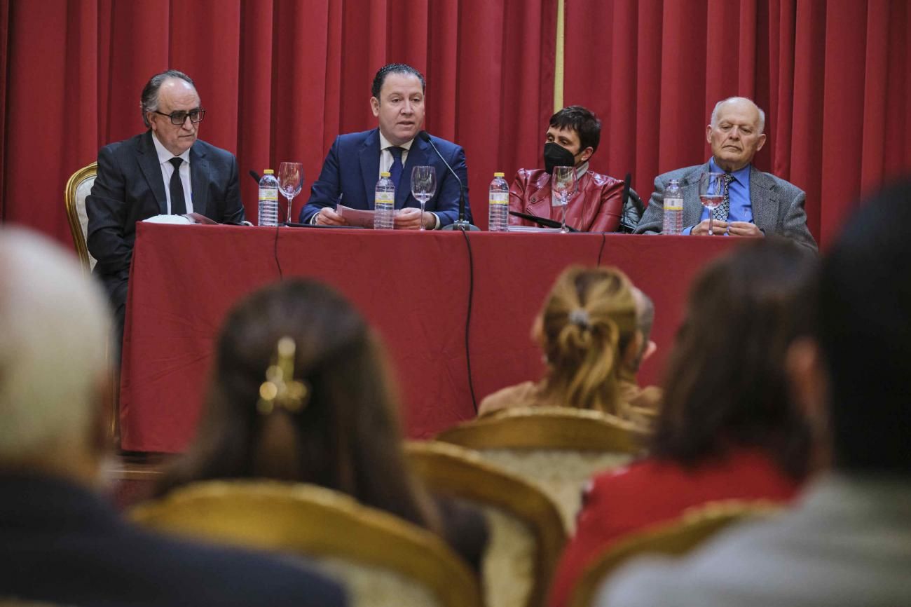 Mesa redonda sobre la presencia de mujeres en la Esclavitud del Cristo en La Laguna