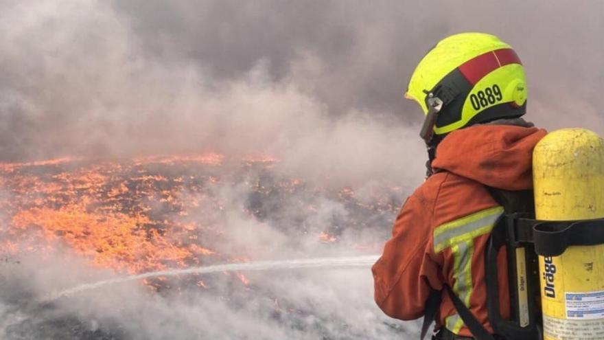 Requena suspende las quemas agrícolas y mantiene el uso de mascarilla por el incendio