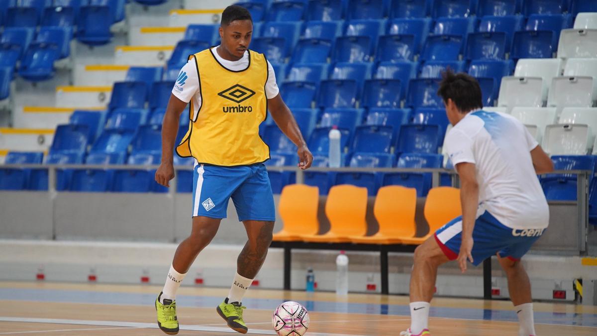 Alisson Neves, en su último entreno con el Palma