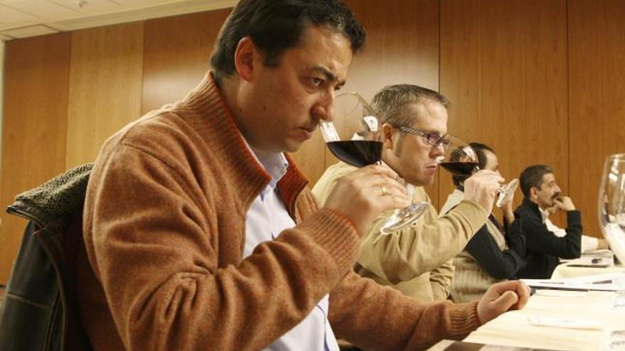 Sumilleres de Zamora, durante una cata de vinos.