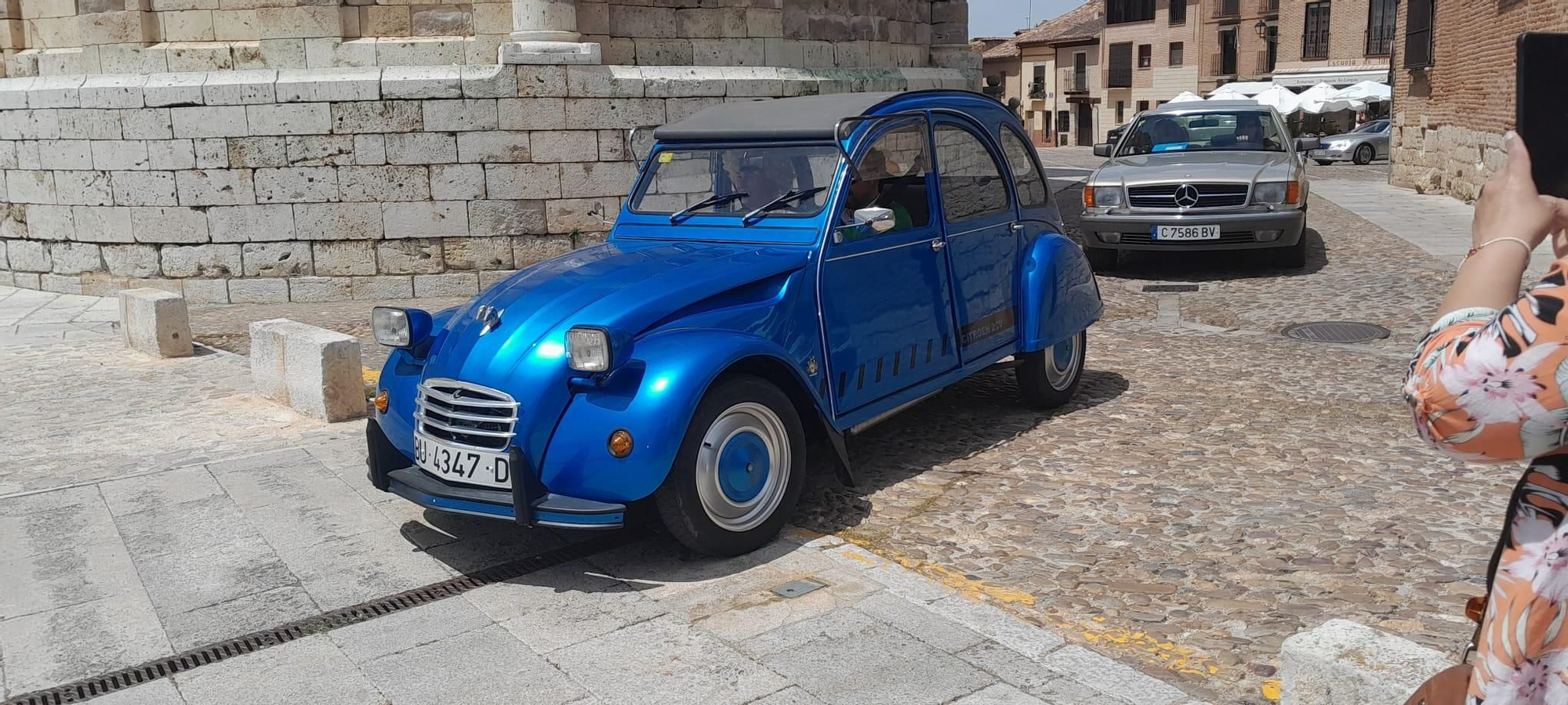 GALERÍA | Reunión de coches clásicos y fiesta de disfraces en Toro
