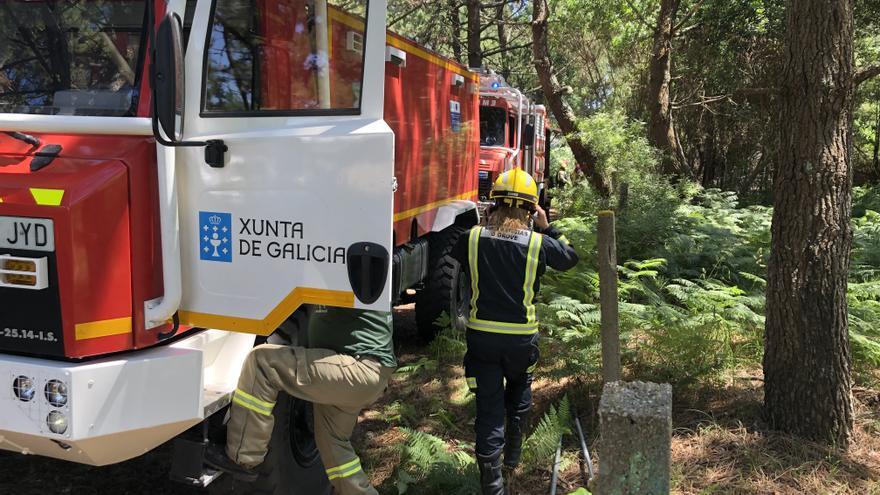 Roban las llaves del camión contraincendios de O Grove durante una hoguera de San Juan