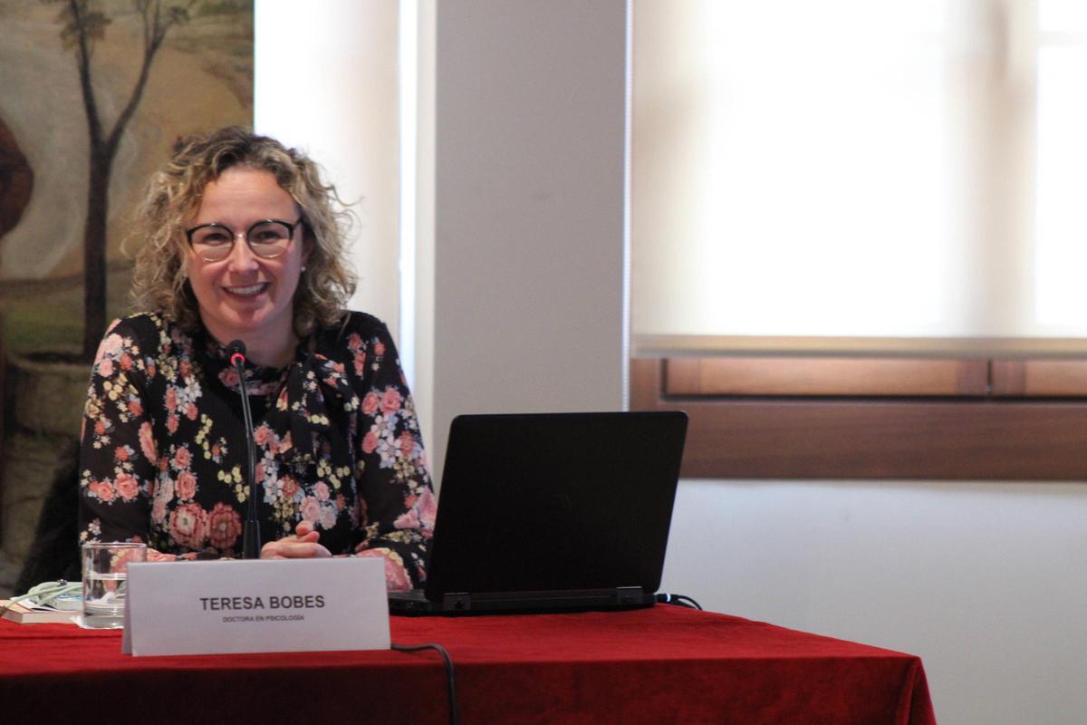 Teresa Bobes Bascarán.