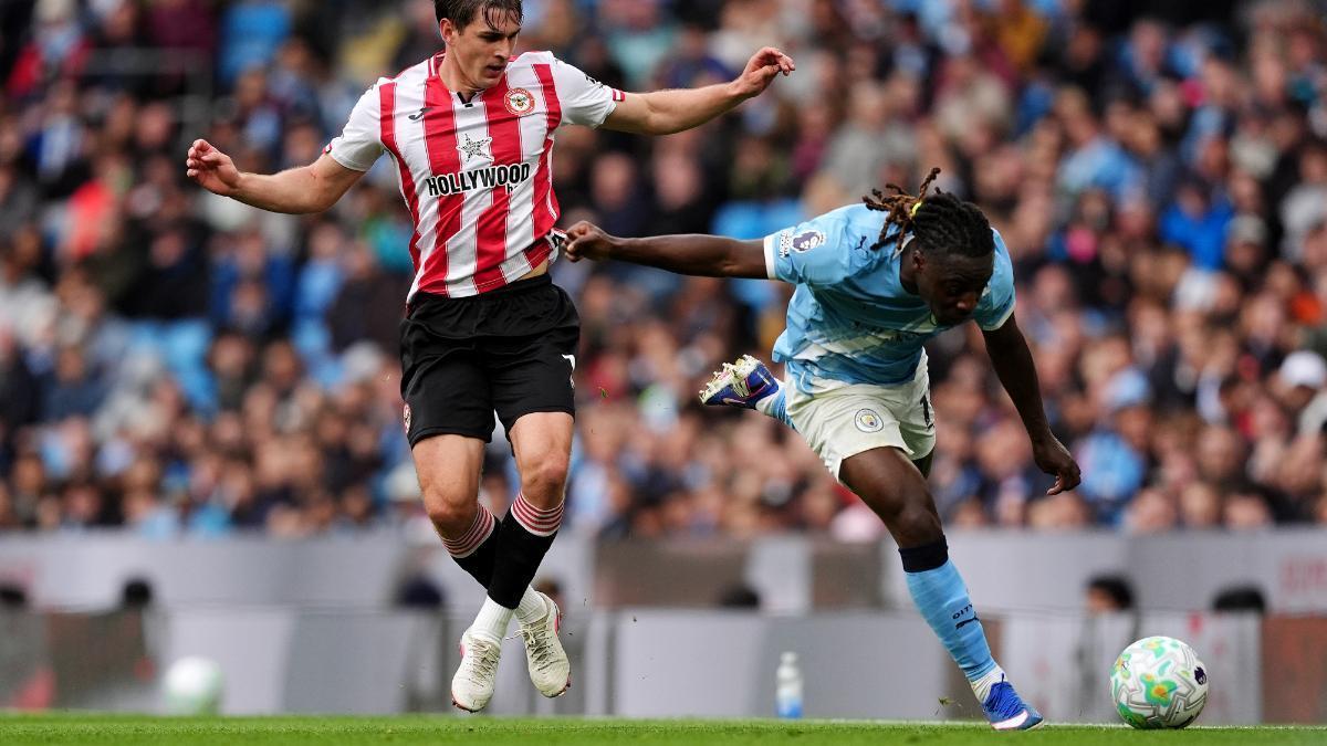 Manchester City derrota al Brentford y reduce la distancia con el líder Premier League