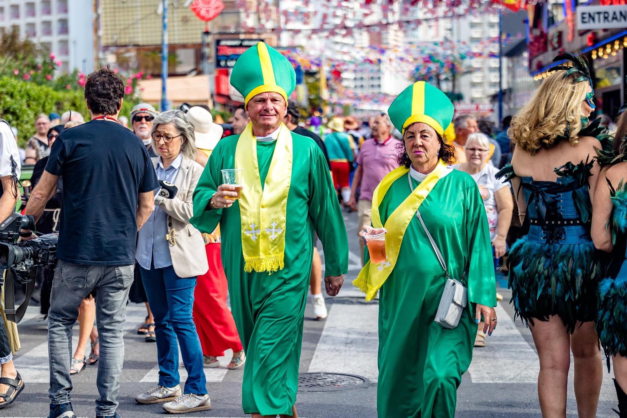 Así celebran los británicos la Fancy Dress Party 2023 en Benidorm