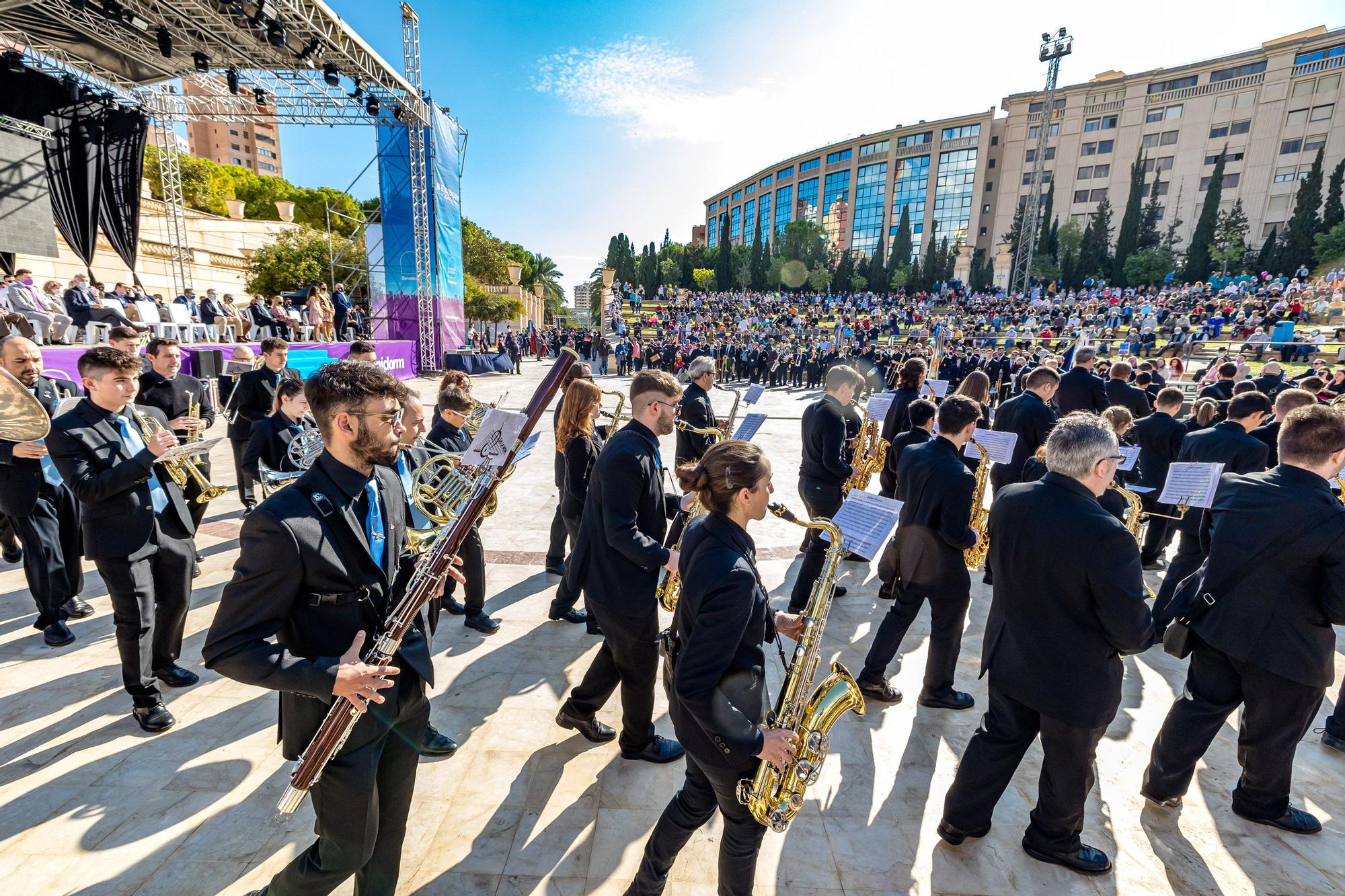 Música y pólvora dan inicio a las Fiestas Mayores Patronales de Benidorm