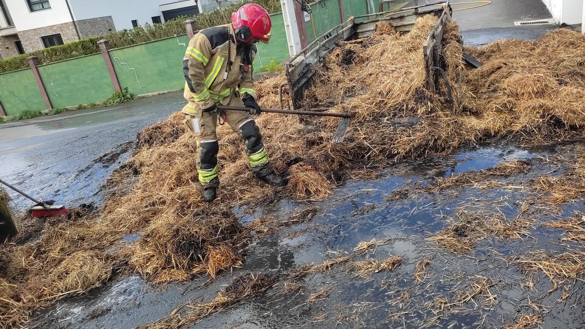Remolque ardido en Oleiros