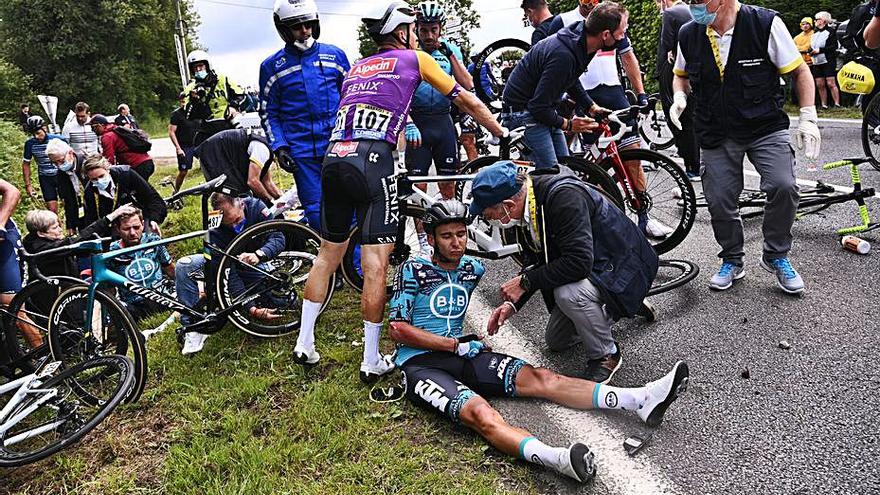 Alaphilippe regna en una primera etapa molt accidentada