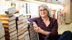 La escritora Rosa Ribas, en la librería +Bernat de Barcelona. 