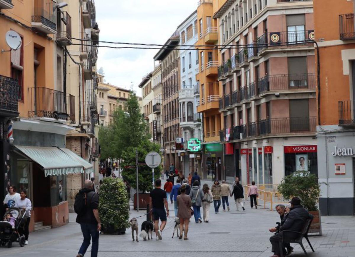 Huesca ha ganado 453 vecinos.
