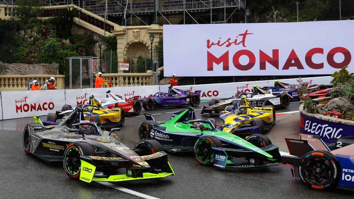 Fórmula E compitiendo en el circuito de Mónaco 2025