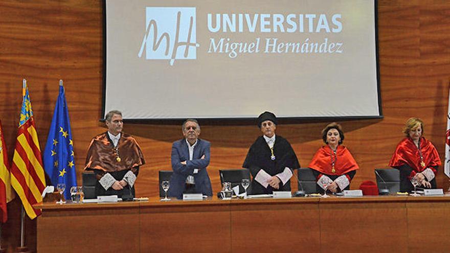 La UMH inaugura el curso académico 2018/19 con Nuria Oliver como Honoris Causa