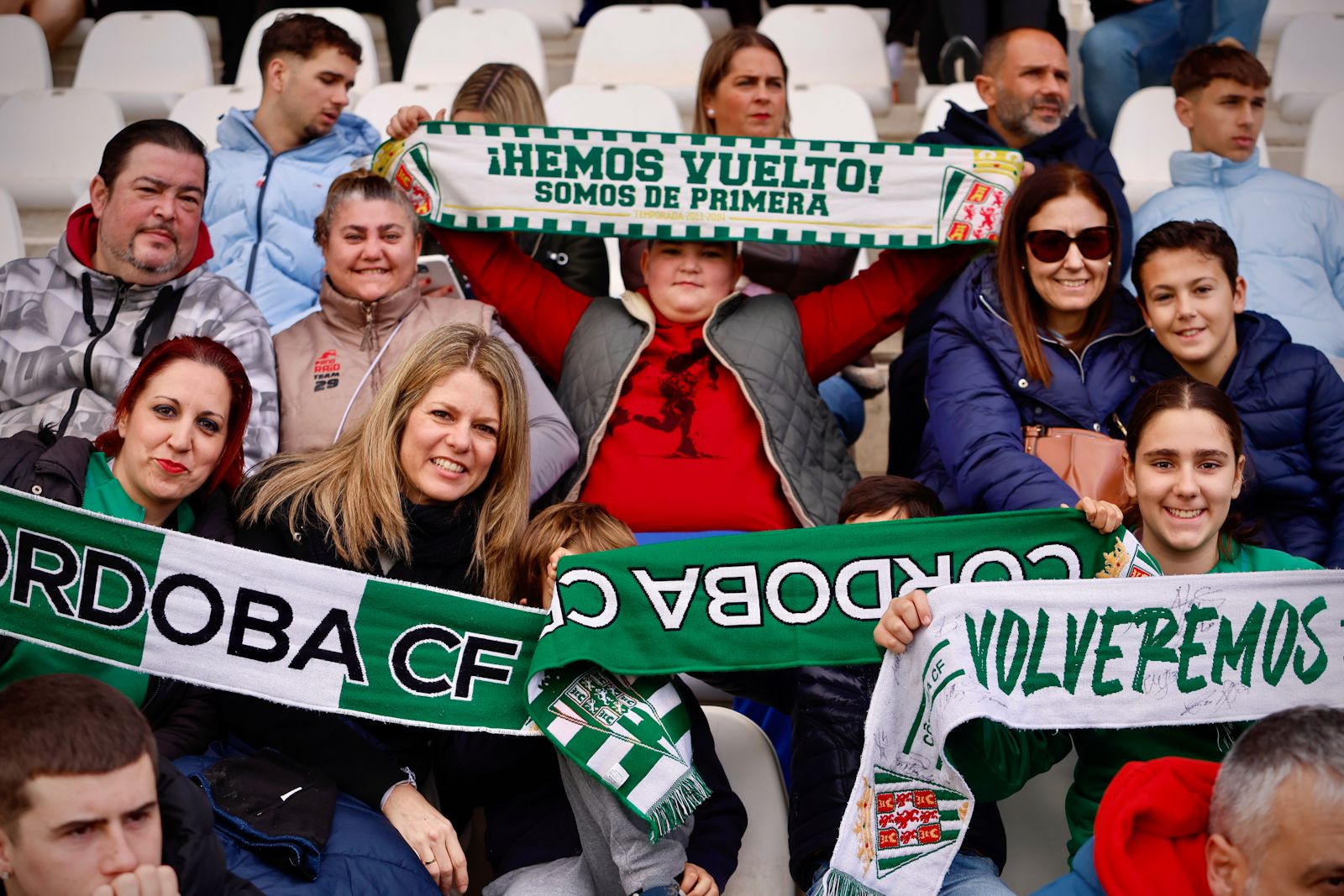 El Córdoba entrena ante su afición en El Arcángel
