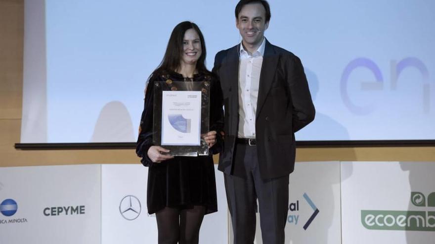 Recogió el premio María Luisa Mesa del Castillo.