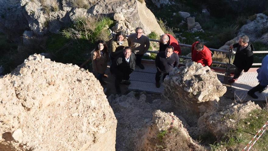 Guardiola, Llamazares, Lorca, Moreno y Betsué visitaron el Castillo de Mula ayer.