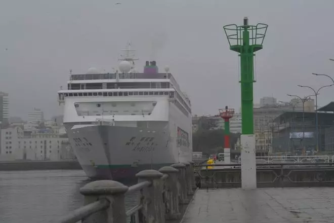 Llegada del 'Ambition' a A Coruña