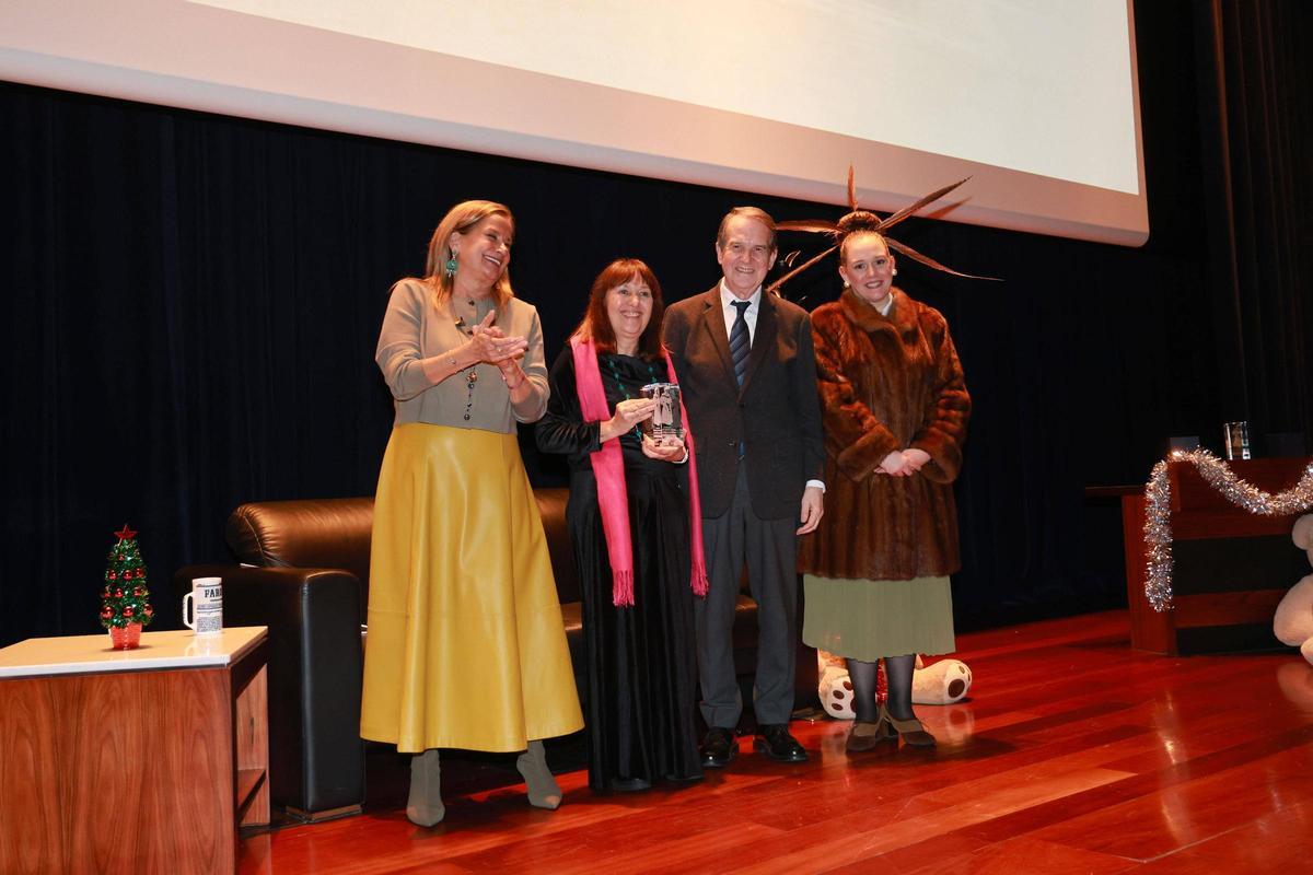 Carmela Silva, Menchu Lamas, Abel Caballero e Carmen Facorro (Pardo Bazán) (e-d).