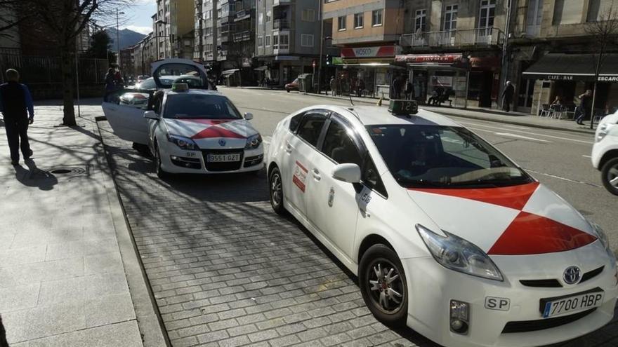 Taxistas de Vigo amenazan con ponerse falda si les prohíben el pantalón corto