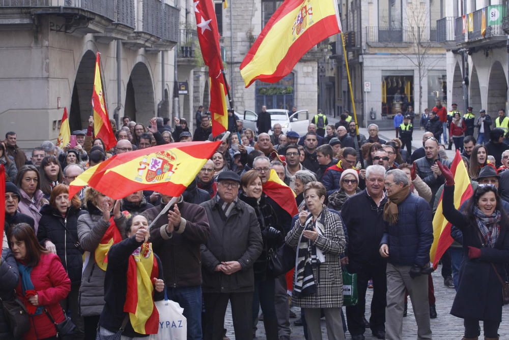 Concentració a Girona contra el canvi de nom de la plaça de la Constitució