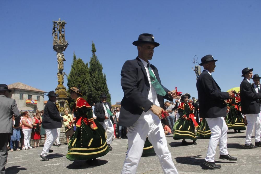 O Hío baila para rendir culto a San Roque