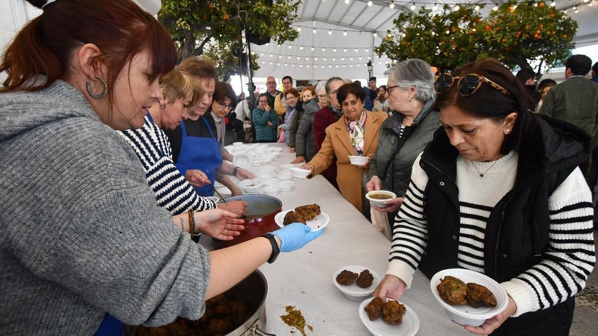 Decenas de personas disfrutaron de la XI Hinojá en Algatocín.