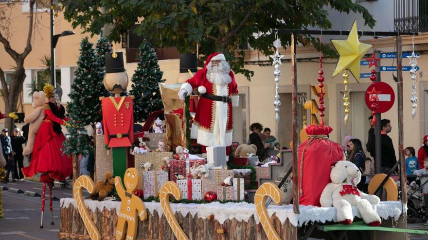 Papá Noel y sus ayudantes desfilarán en Vila