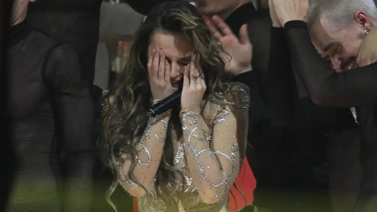 Melody al saber que iba a representar a Espa?a en Eurovisi車n