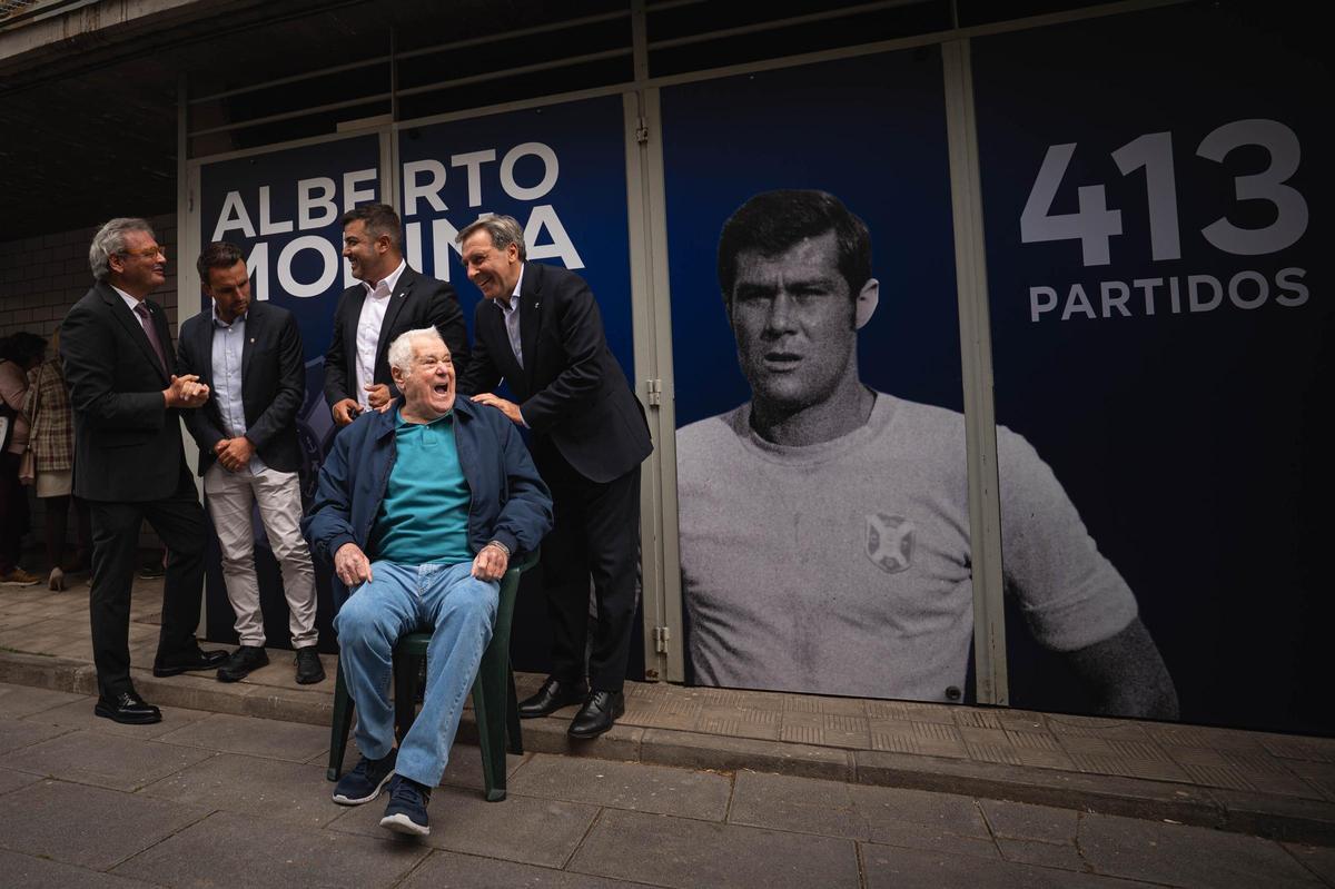 Nombramiento de la puerta 5 del Heliodoro dedicada a Alberto Molina