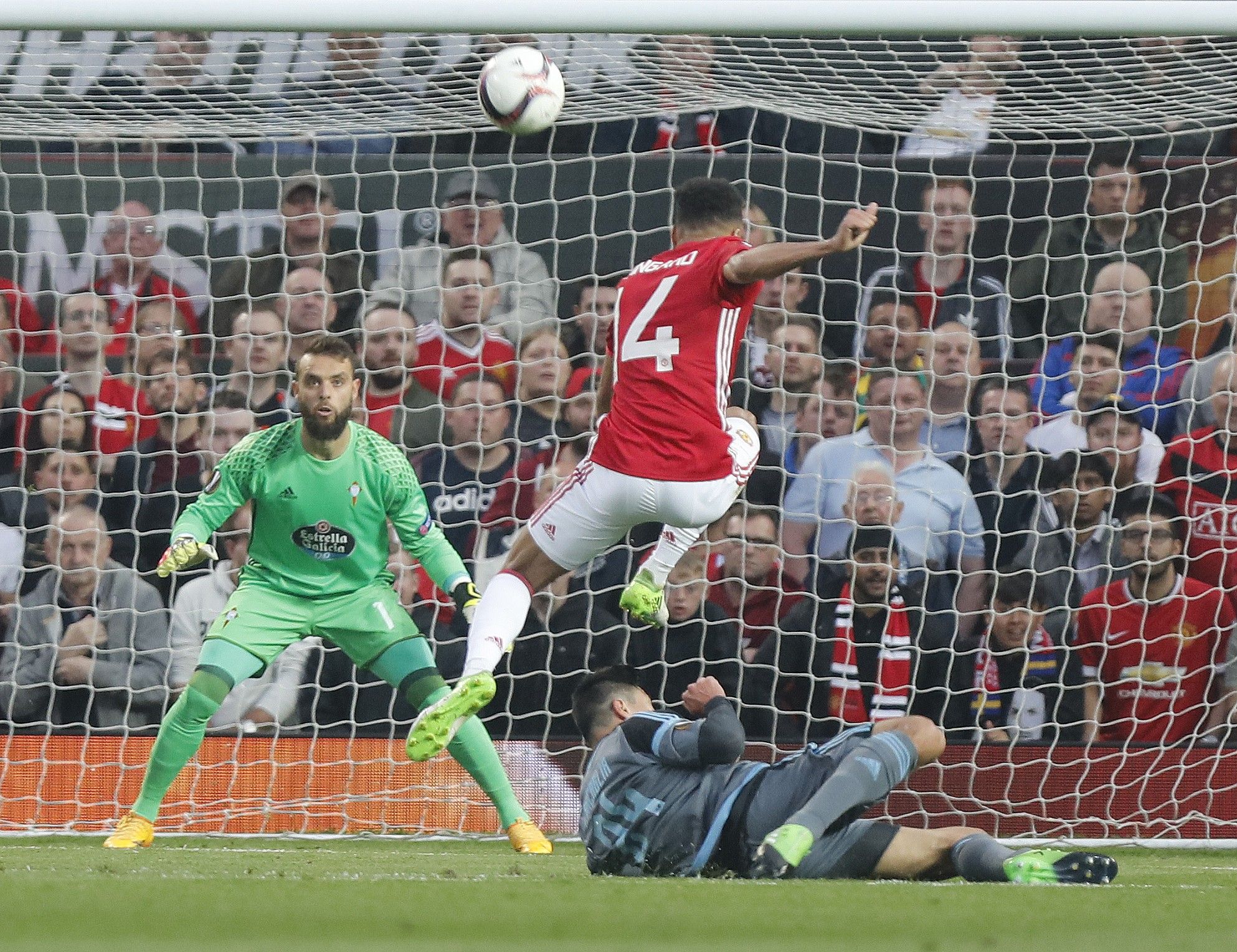 Sergio, en la eliminatoria de Europa League contra el Manchester United.